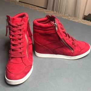 Rock & Republic Hi-tip red Heeled Sneakers